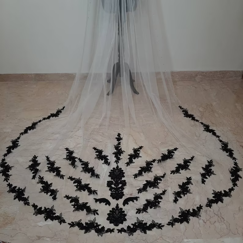 #LC-105 Black Lace Veil with Amazing Details