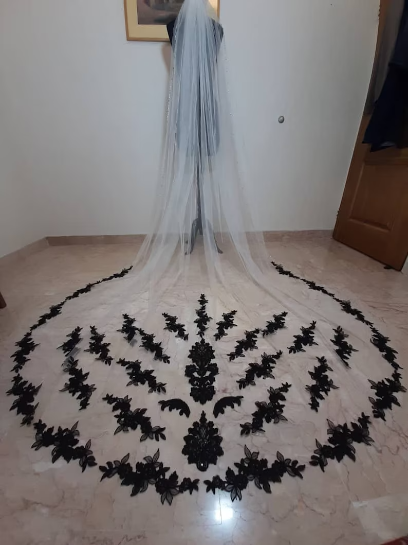 #LC-105 Black Lace Veil with Amazing Details